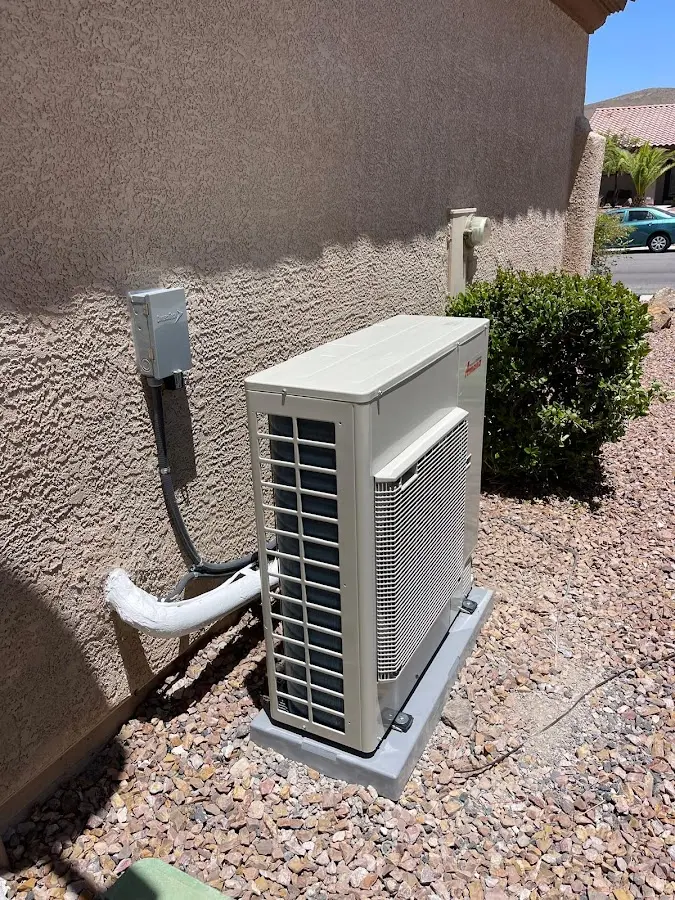 Residential air conditioning condenser unit in Fontana
